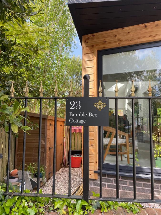 Bumble Bee Cottage Plymouth Exterior photo